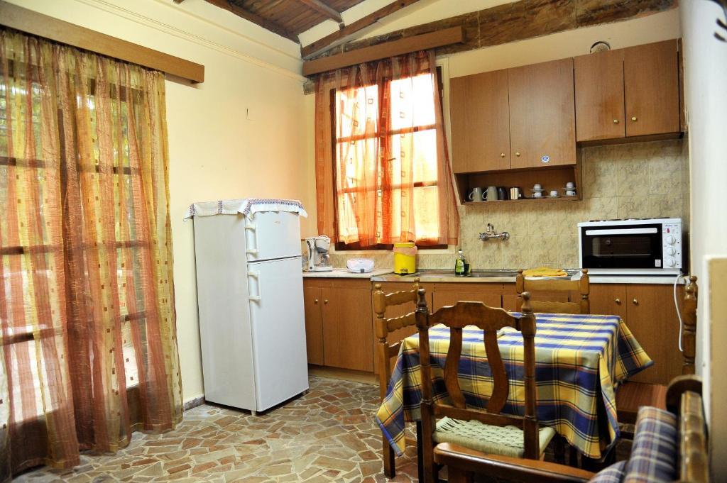 Topakas House 캄보스 객실 사진